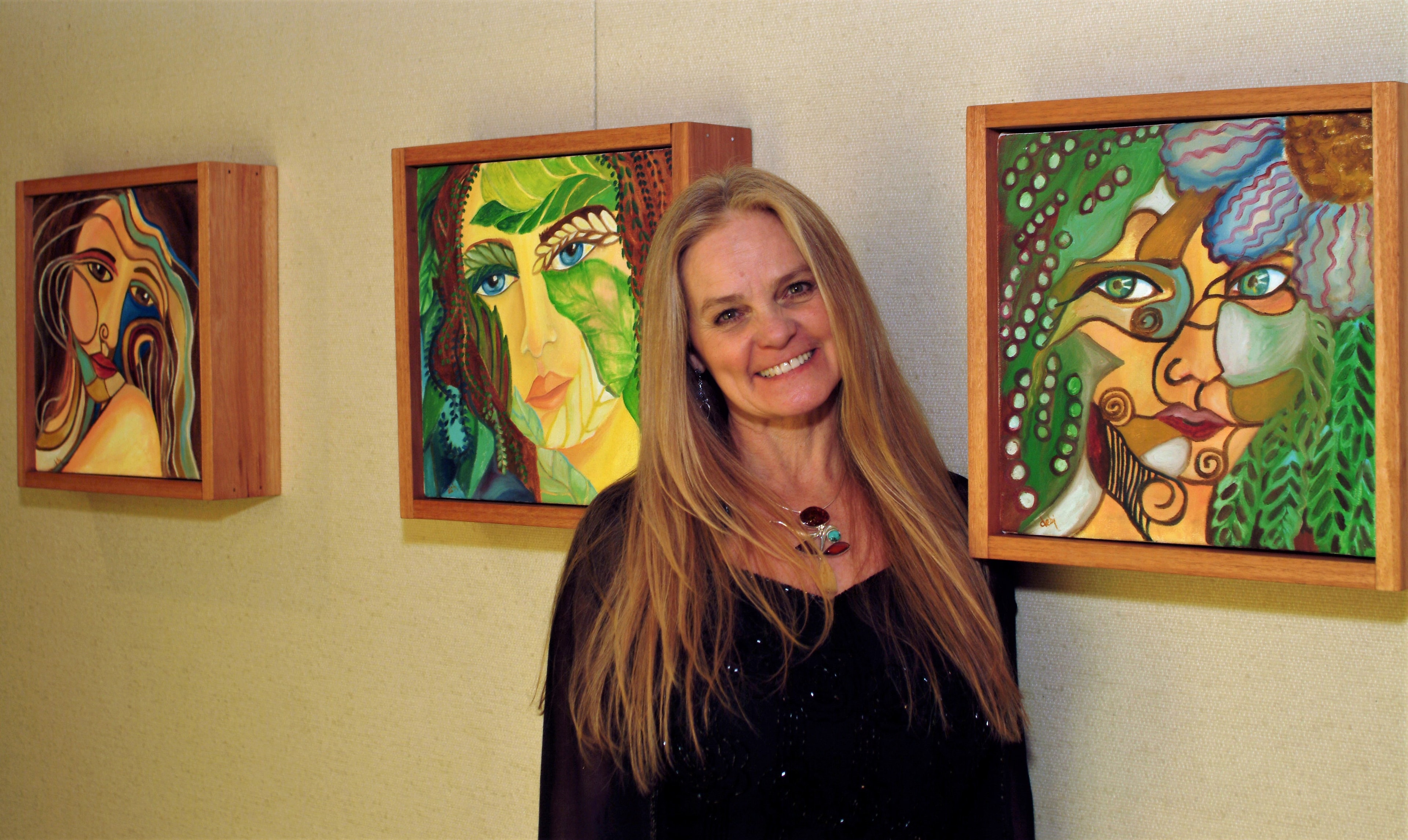 debi Story Maddox with Song of Solomon Paintings at Biblical Arts Museum